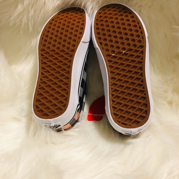 Vans - Picture 5 of 7